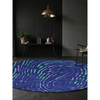 Tapis bleu soyeux et moelleux