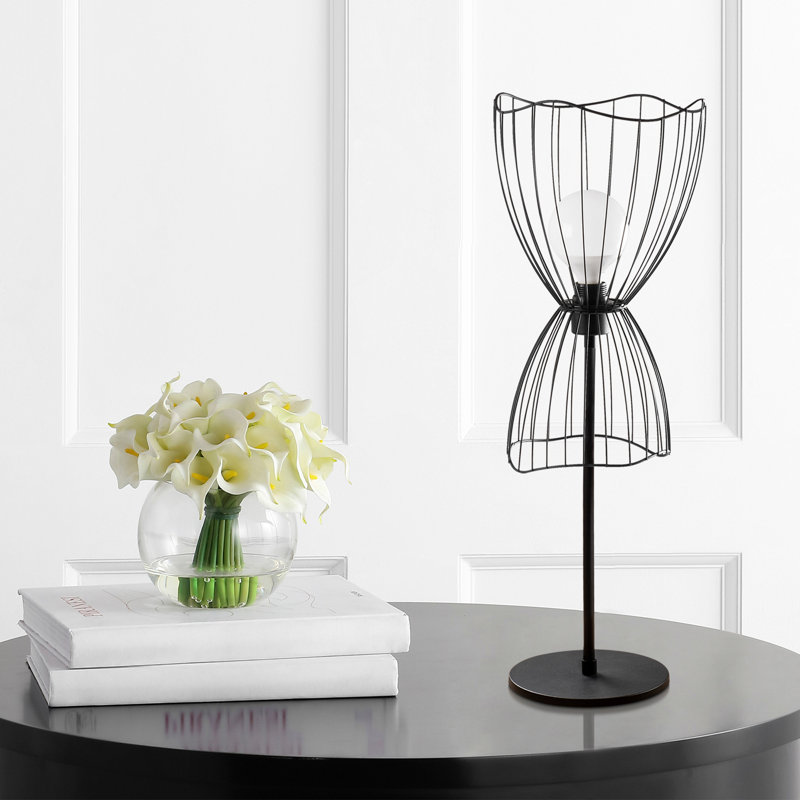 Lampe de table en métal