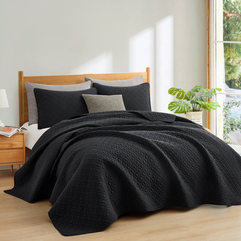 Stroman Quilted Microfiber Coverlet Set, Twin Quilt + 1 Standard Pillowcase, Green