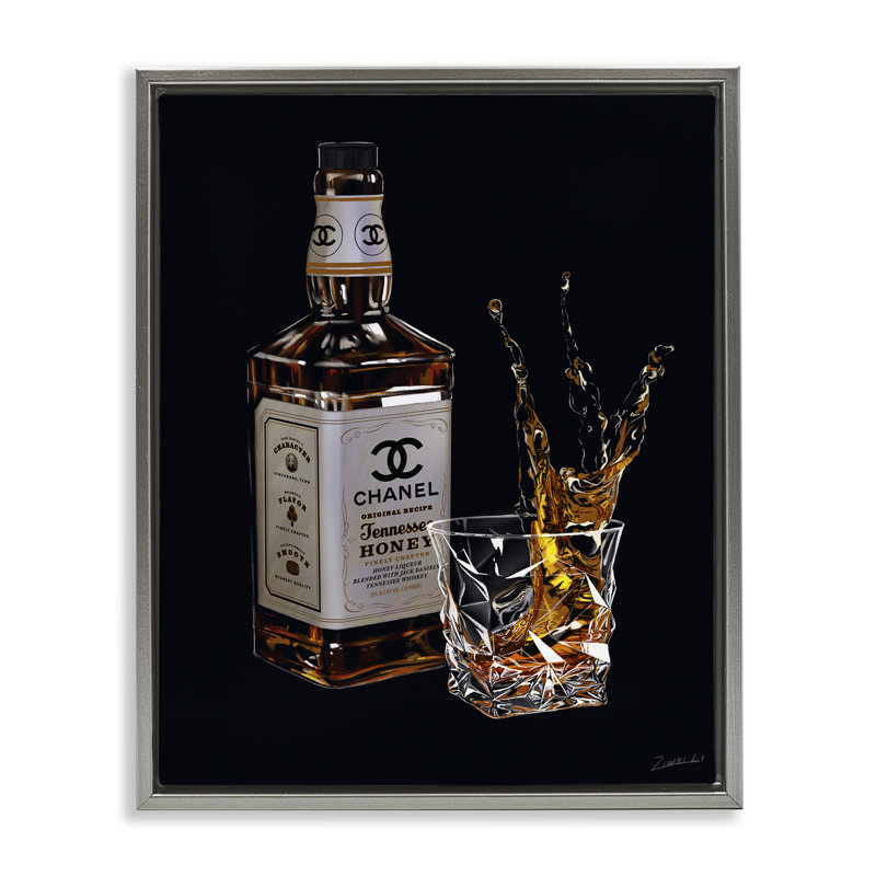 «Splashing Liqueur Glam Whiskey Bottle» par Ziwei Li - impression sur toile, Cadre flottant gris lustré, H 21 po x l 17 po