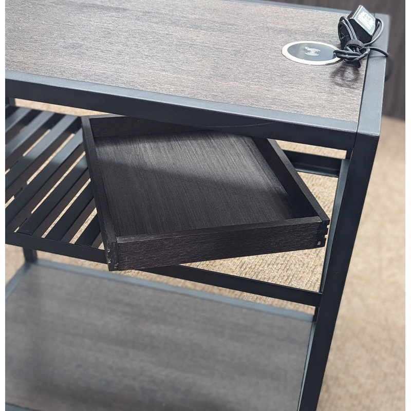 Table de bout en bois massif avec chargeur sans fil et rangement Milardo, Brun brossé
