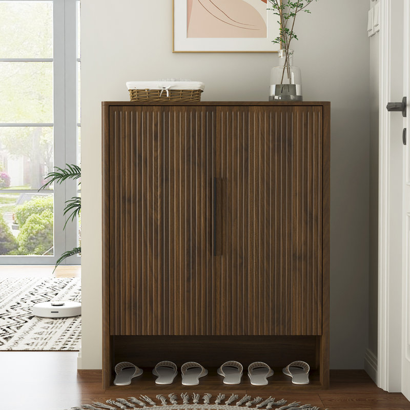 Armoire de rangement à chaussures à 4 niveaux avec portes et tablettes réglables