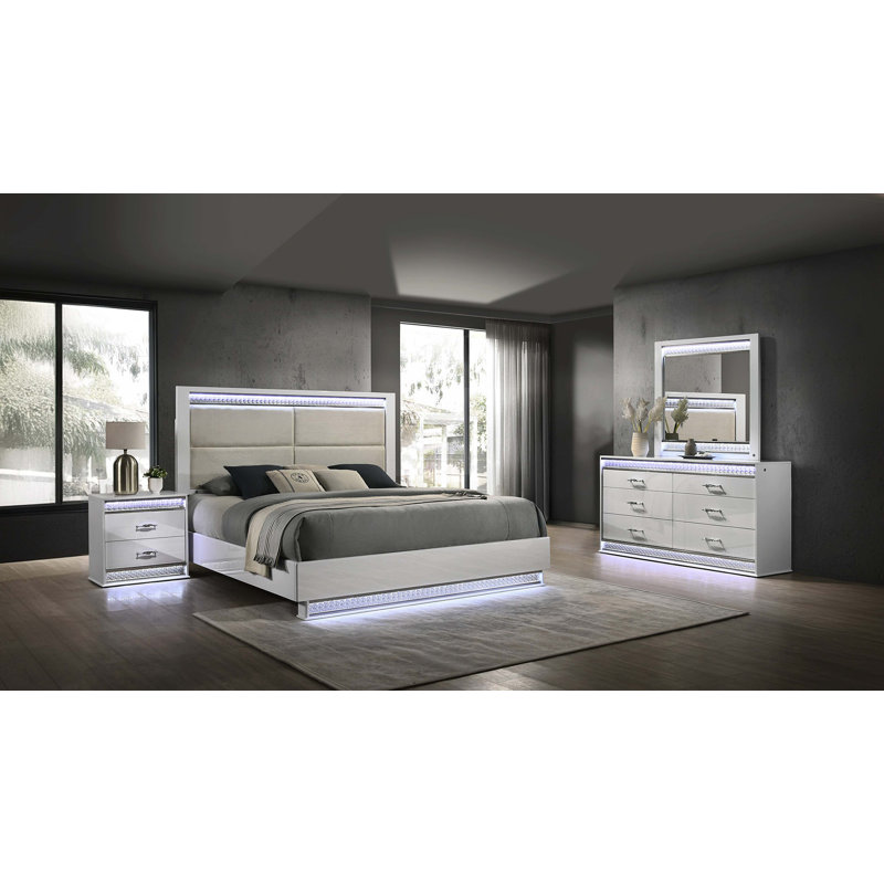 Grand lit Glam de style moderne avec tête de lit à DEL et bois, Grand lit