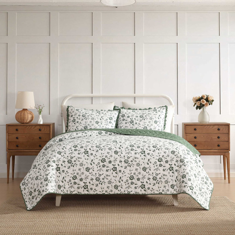 Laura Ashley Miranda Cotton Reversible Green Full Queen Quilt Set, Queen Quilt + 2 Standard Pillowcases, Green