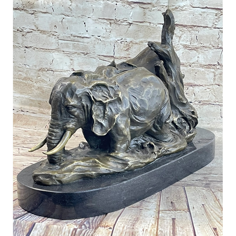 Figurines et sculptures Warrenne