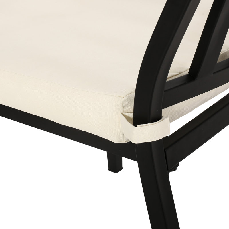 Chaise de salle à manger, noire, en bois, de style lattes ouvertes avec des pieds fuselés lisses, une version créative et intemporelle