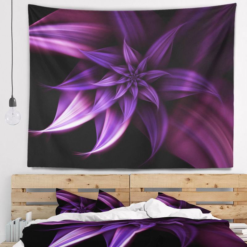 Tapisserie mauve à motif floral, H 32 po x l 39 po