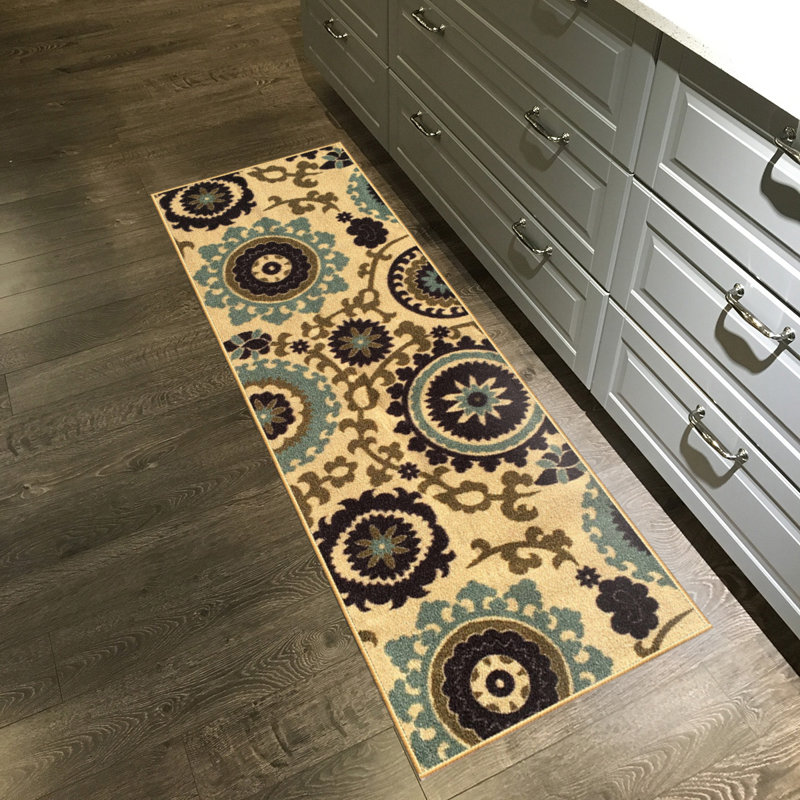 Levesque Floral Indoor Rug, Runner 2'8" x 8'