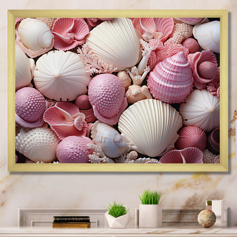 «Pink White Shells Seashore Collage II», reproduction sur toile, Encadrement doré, H 30 po x l 40 po x P 1,5 po