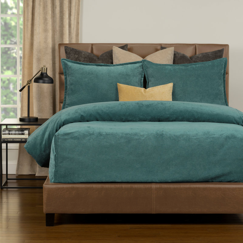 Mixology Velvet Bed Cap Comforter Set with Sewn Corners, Queen Comforter + 2 Bed Shams, Sea Blue