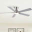 Ventilateur de plafond 52 po à finition nickel brossé moderne avec lumière et télécommande