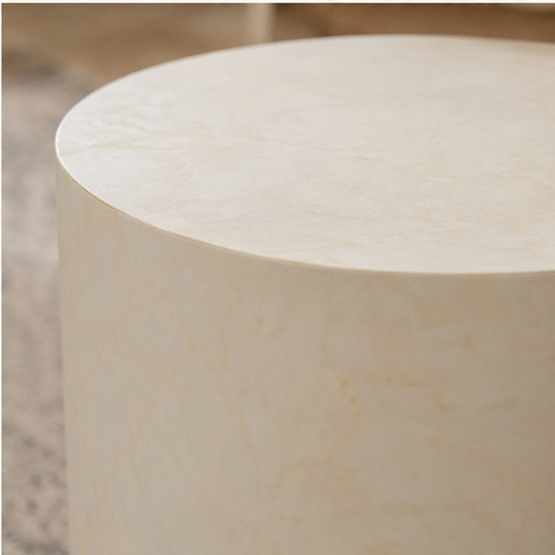 Ensemble de 2 tables basses gigognes beiges en faux marbre, tables d'appoint rondes rondes modernes d'appoint en bois pour chambre à coucher, beige et blanc