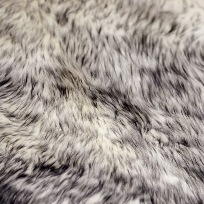 Tapis gris en peau de mouton Cyanne, Novateur 3 pi x 5 pi