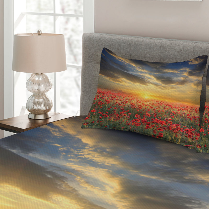 Flower Farmhouse / Country Coverlet