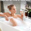 Baignoire de trempage autoportante de luxe 63 po, blanc mat, surface solide, pierre reconstituée, trop-plein et bonde escamotable, baignoire non jaunissante en résine de surface, avec une chaleur chaude,