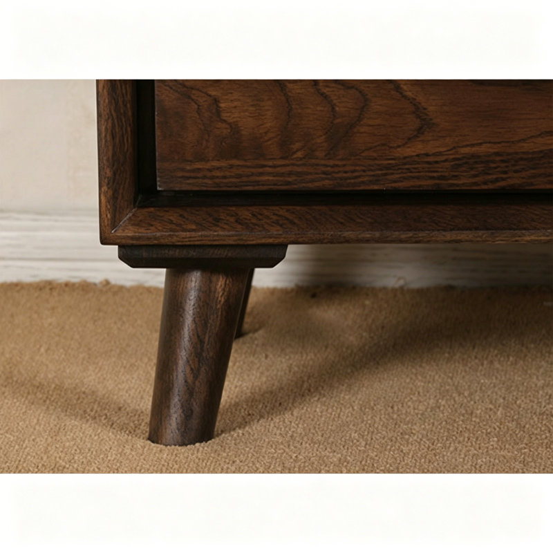 Demott, Walnut
