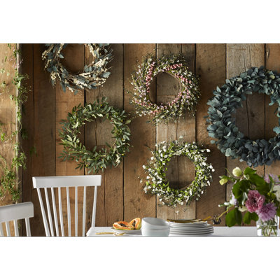 20" Small Flower & Berry Twig Wreath