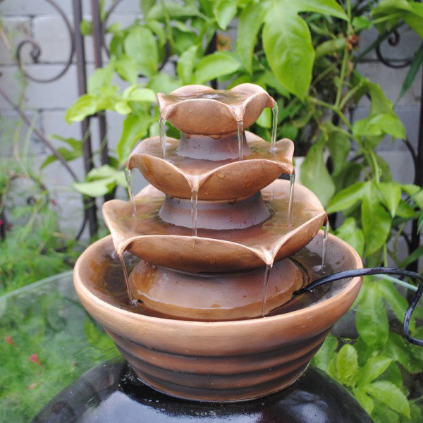 Fontaine de fleurs en résine