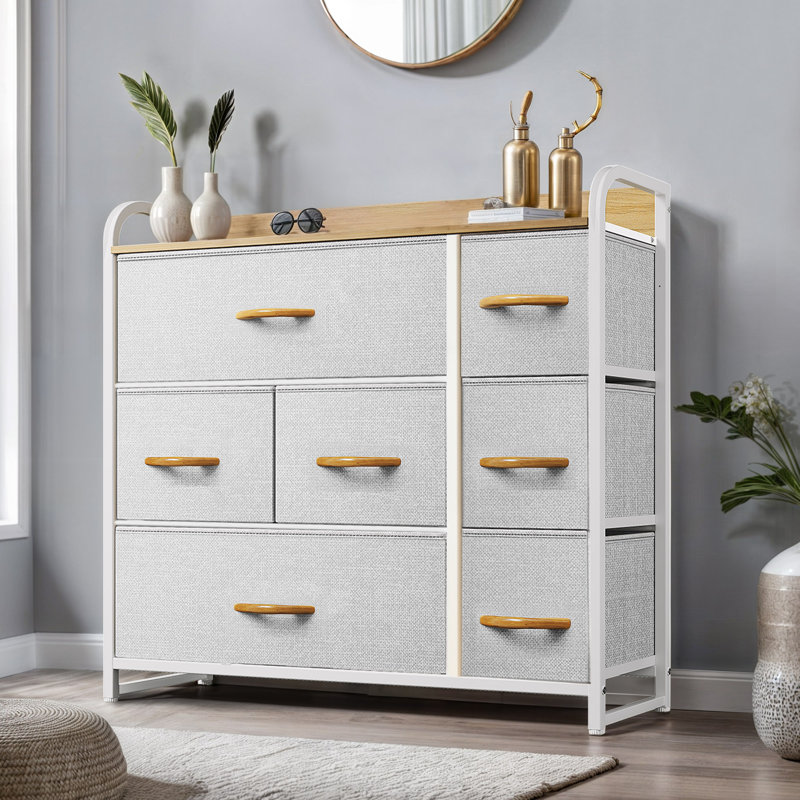 31.1'' W 7 - Drawer Dresser, Light Gray/White/Natural