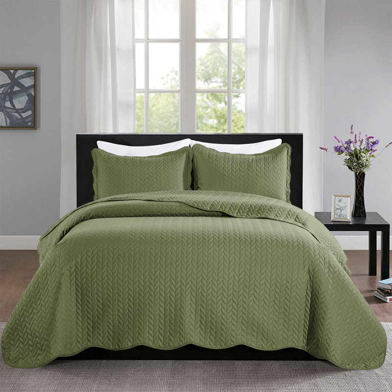Oversized Embossed Bedspread Set For King & Cal King | Ultra-Soft Microfiber | Hotel-Quality Finish, Green