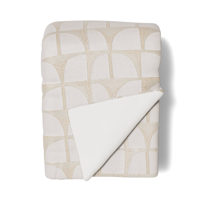 Arches Padded Throw