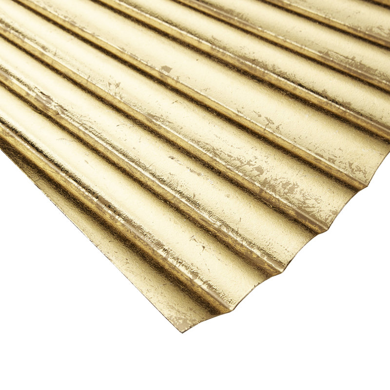 La décoration murale en métal demi-lune, 2, au fini feuille d'or ajoute de l'élégance à l'intérieur, idéale pour les aménagements intérieurs