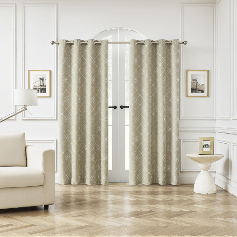 Panneau de rideau 100% occultant avec œillets Adria Trellis, Beige, 50" W x 84" L