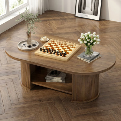 Table basse ovale cannelée avec tablette de rangement à deux niveaux, table d'appoint de style campagne moderne de style Mid-Century