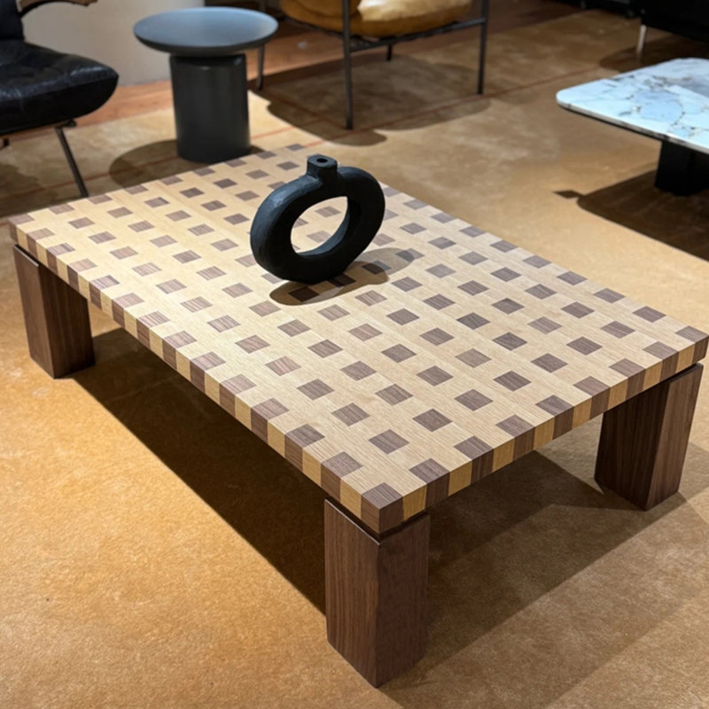 Table basse rétro en bois avec damier, H 13,8 po x L 43,3 po x l 29,5 po