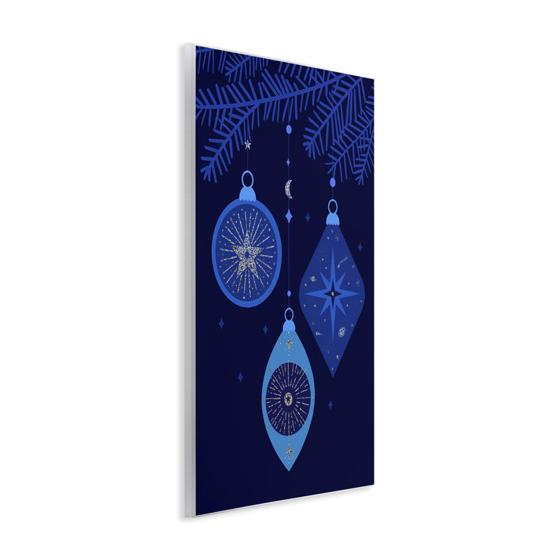 Art mural bleu suspendu par Victoria Barnes, H 15 po x l 10 po