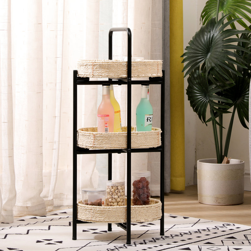 3 tables d'appoint tissées à la main avec structure en métal et rangement amovible, pour l'organisation des collations dans la cuisine de la chambre à coucher