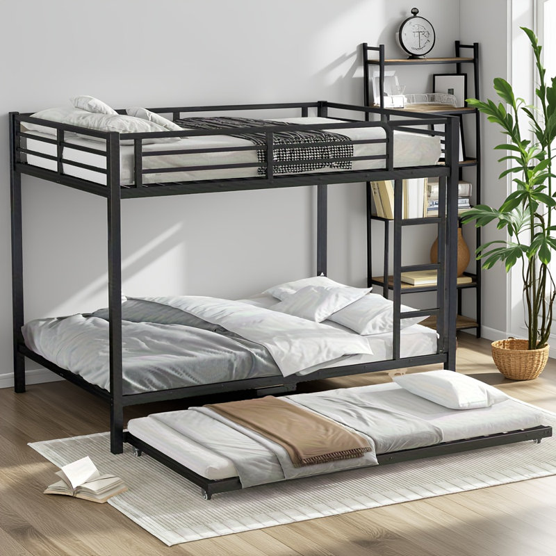 Lit superposé double au-dessus d'un lit double avec lit gigogne simple, structure robuste noire, rangement sous le lit et conception silencieuse