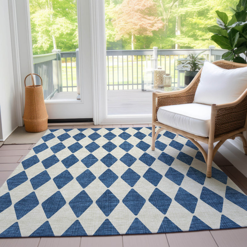 Loreen Washable Geometric Indoor / Outdoor Rug, Rectangle 2'6" x 3'10"