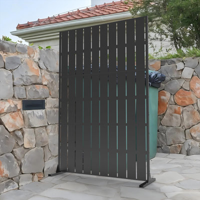 Free-Standing Garden Privacy Screen with Stand - 183x120cm Large Metal Outdoor Divider | Rust-Resistant Trellis & Bin Concealment Fence for Patio, Balcony, Pool & Garden DIY Installation - H