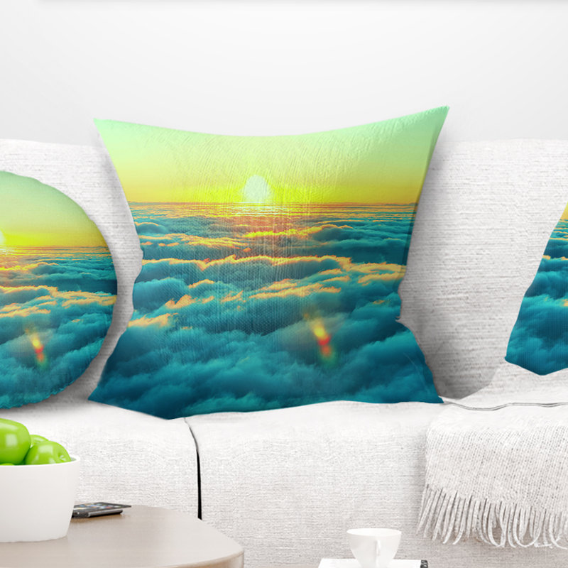 Coussin magnifique coucher de soleil sur les nuages, 16 po x 1 po, Carré