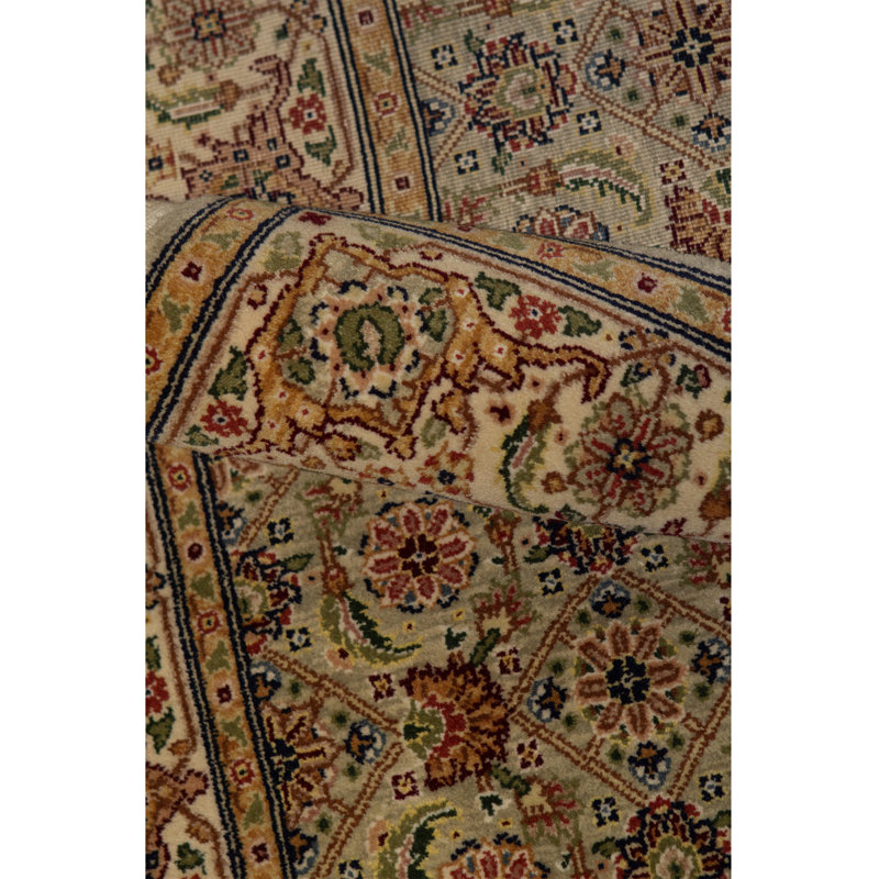 Tapis beige et ivoire de haute qualité noué à la main