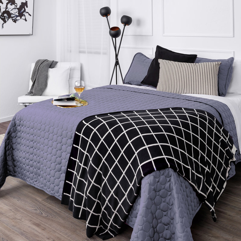 Denim Full/Queen Reversible Quilt Set with Shams