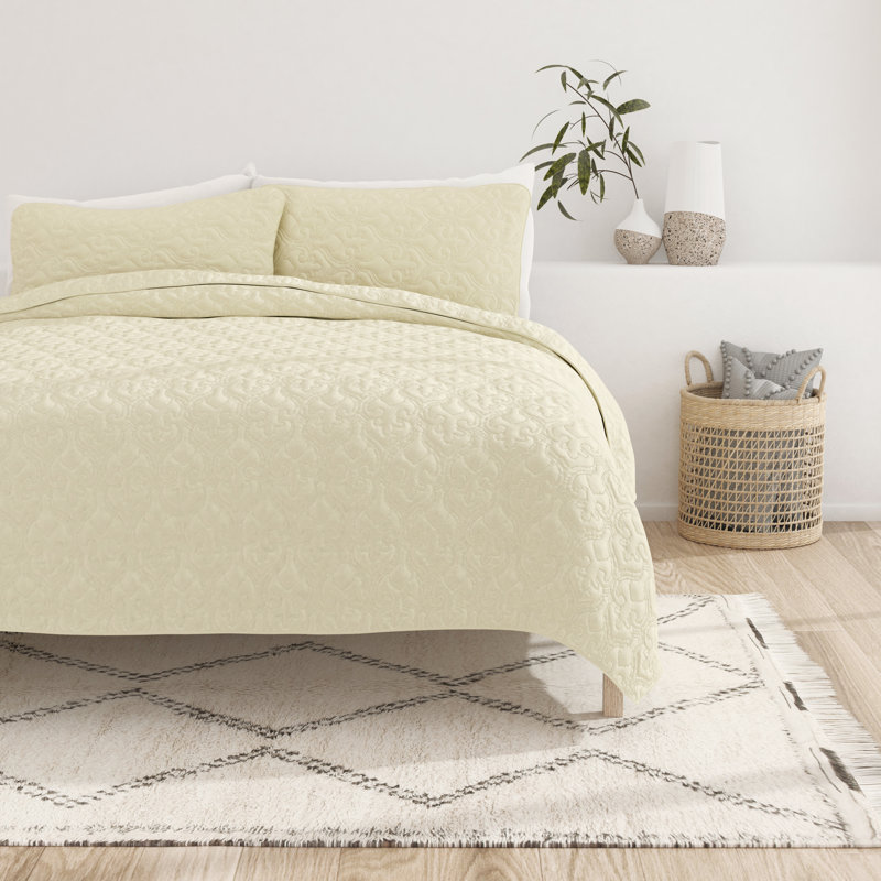 Yellow Twin Microfiber Quilted Coverlet Set