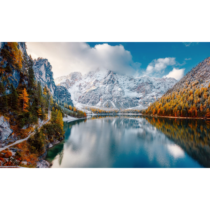 «Alpine Lake in Early Snow Mountain Vista», art mural sur toile, H 30 po x l 40 po