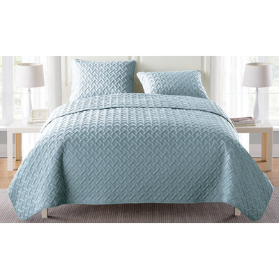 Nina Embossed Basketweave Quilt Set