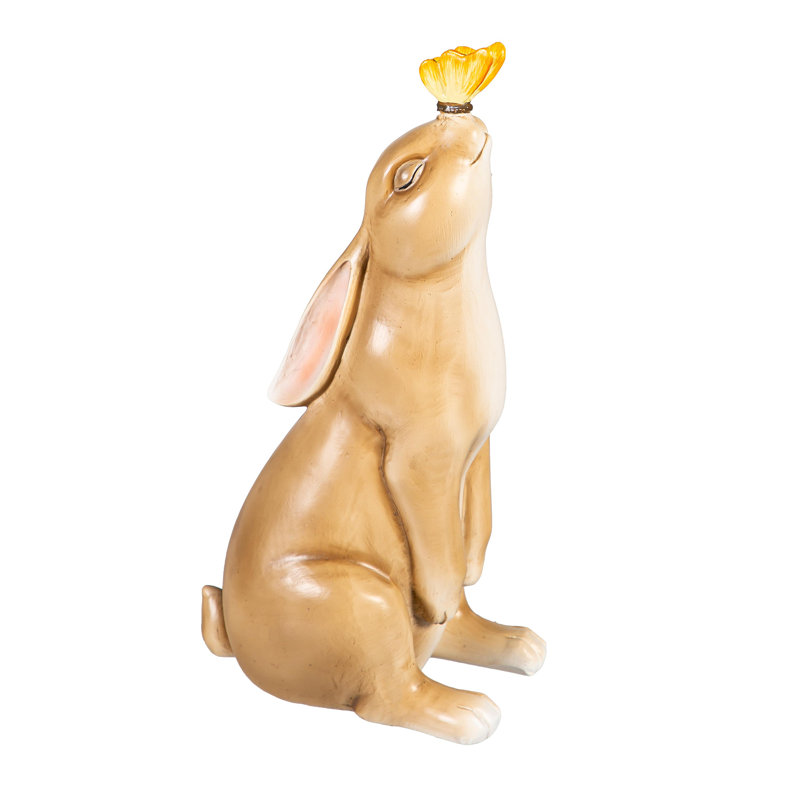 Statue lapin brun en résine avec papillon, H 10 po
