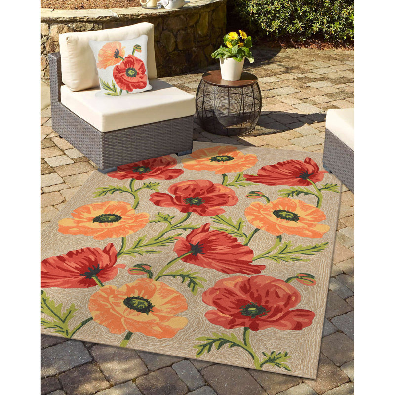 Carbonell Hand Tufted Floral Indoor / Outdoor Rug, Rectangle 5' x 7'6"