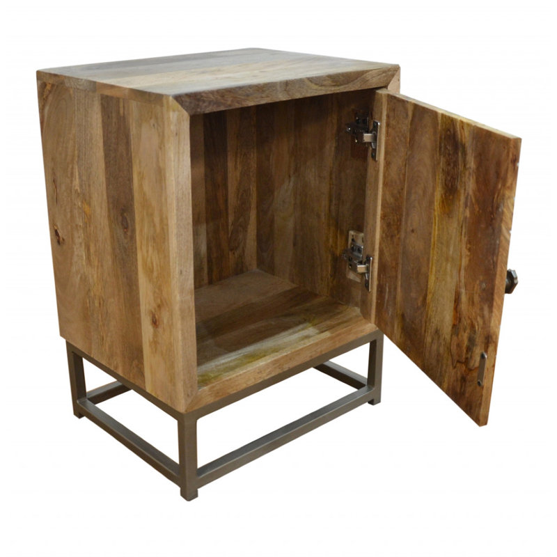 Moshe 18'' W Metal Nightstand