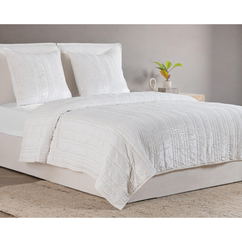 Seville 4-Piece Velvet Fabric Quilt Set, White