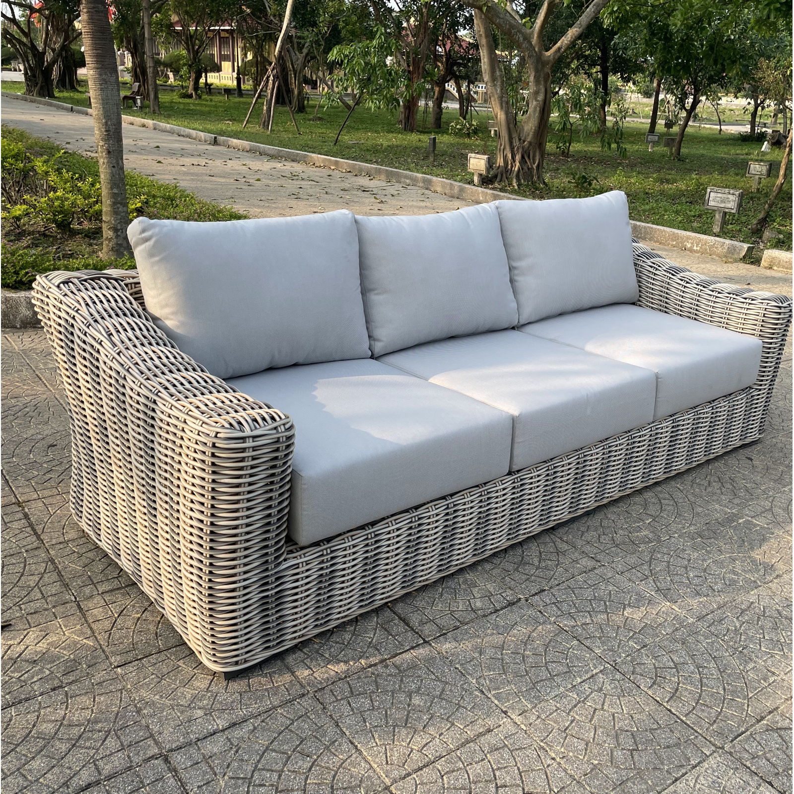 Sommer 91" Patio Sofa, Light Gray