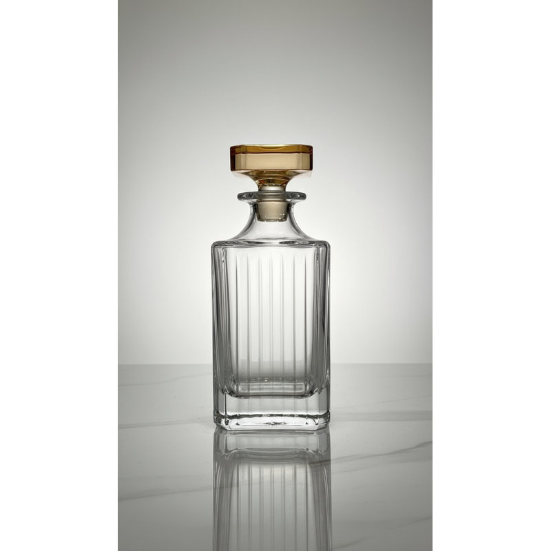 Bouteille carrée avec couvercle en ambre