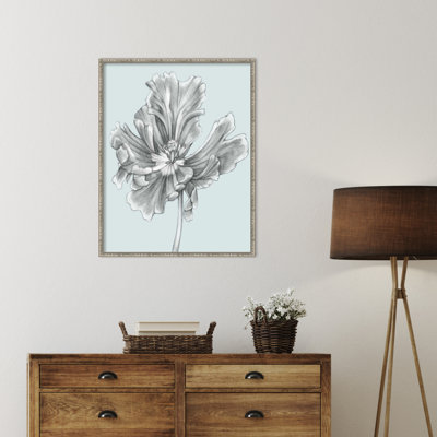 «Silvery Blue Tulips No. 3» par Jennifer Goldberger, reproduction d'art encadrée sur bois