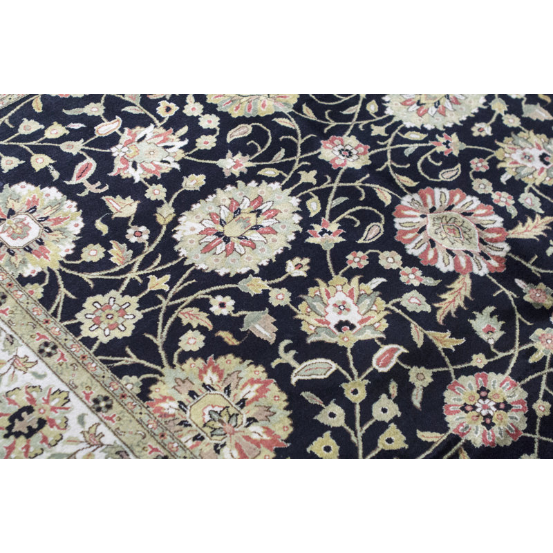 Tapis noir et ivoire de haute qualité noué à la main