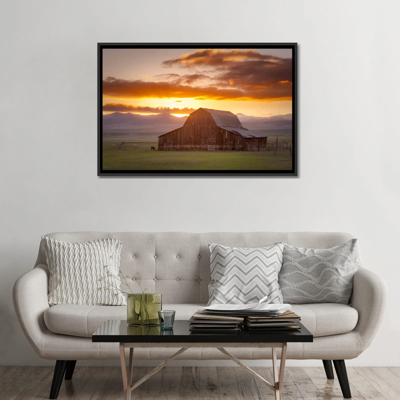 «Wet Mountain Barn II» par Dan Ballard, reproduction sur toile tendue sur châssis, Toile avec cadre noir, Pas de tapis
