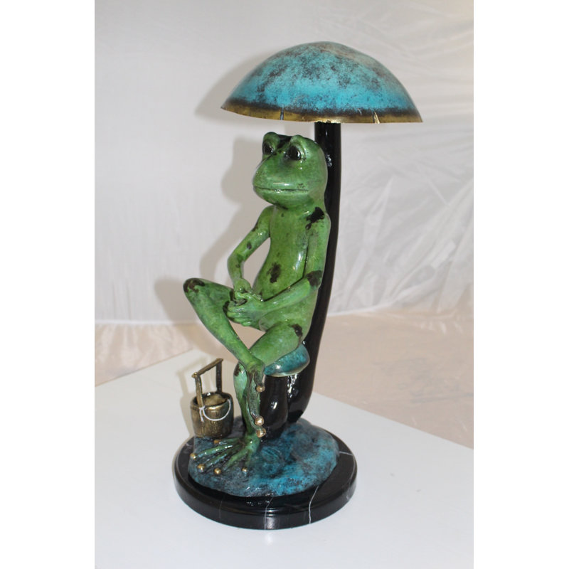 Statue de grenouille avec parasol Zev - taille: L 11 po x l 10 po x H 22 po.